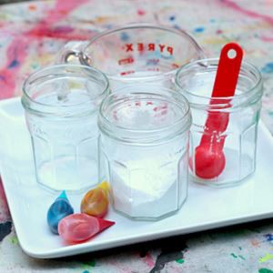 بی کربنات سدیم به عنوان PH Buffer استفاده می شود